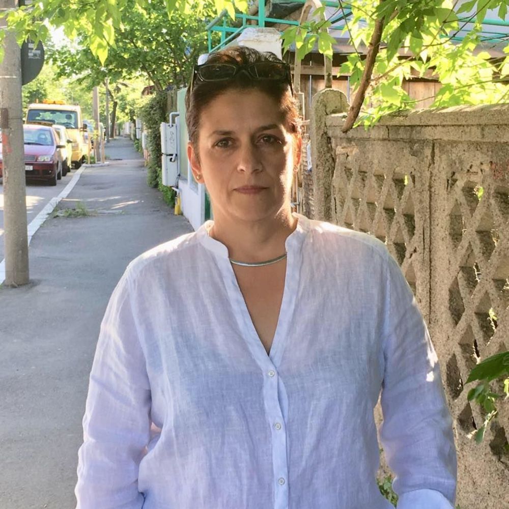 Meet your Posher, Mirela